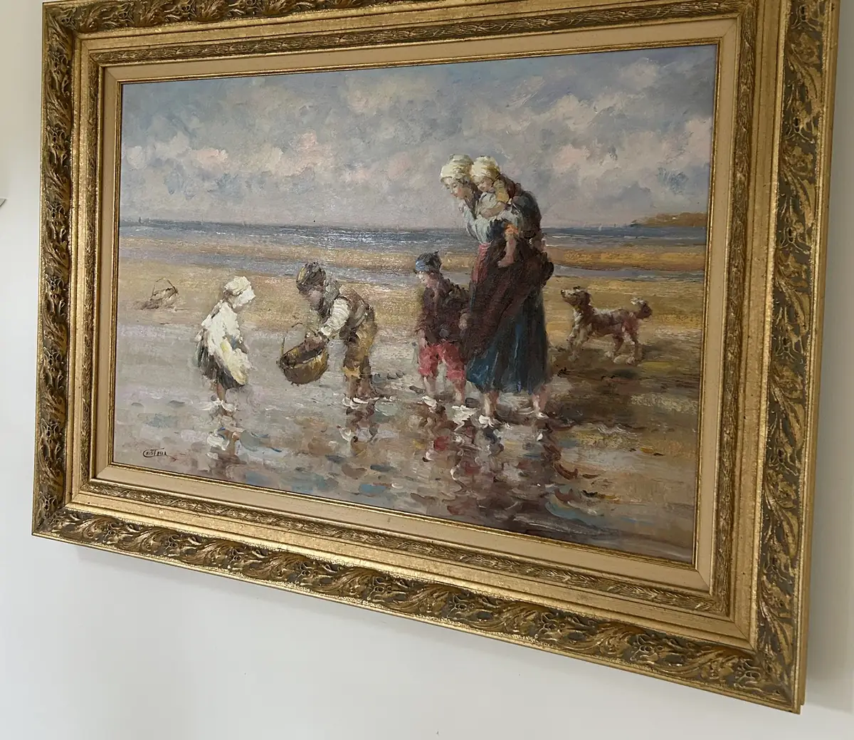 Olieverfschilderij van een moeder met kinderen aan het strand in een vergulde lijst