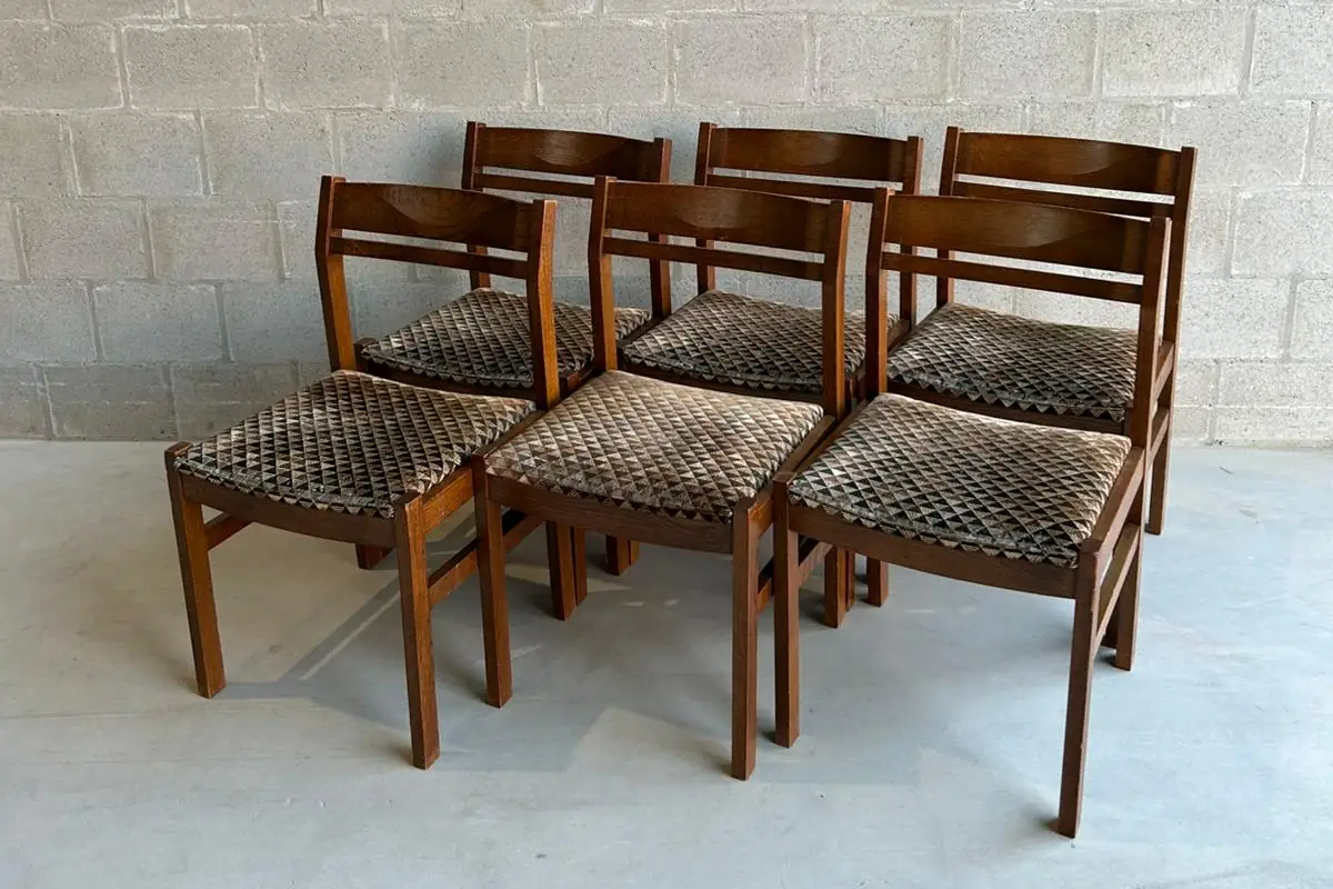 Zes vintage eiken eetkamerstoelen met stoffen zitting